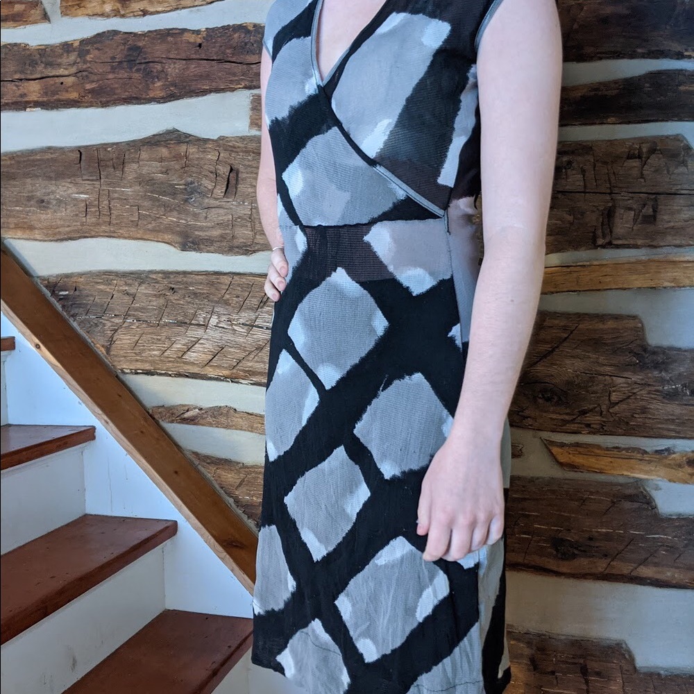 Vivienne Tam Knee-Length Sheer V-Neck Dress